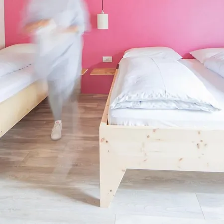 Vis A Vis Lägenhetshotell Rasùn di Sotto