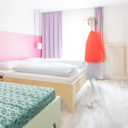 Lägenhetshotell Vis A Vis Rasùn di Sotto